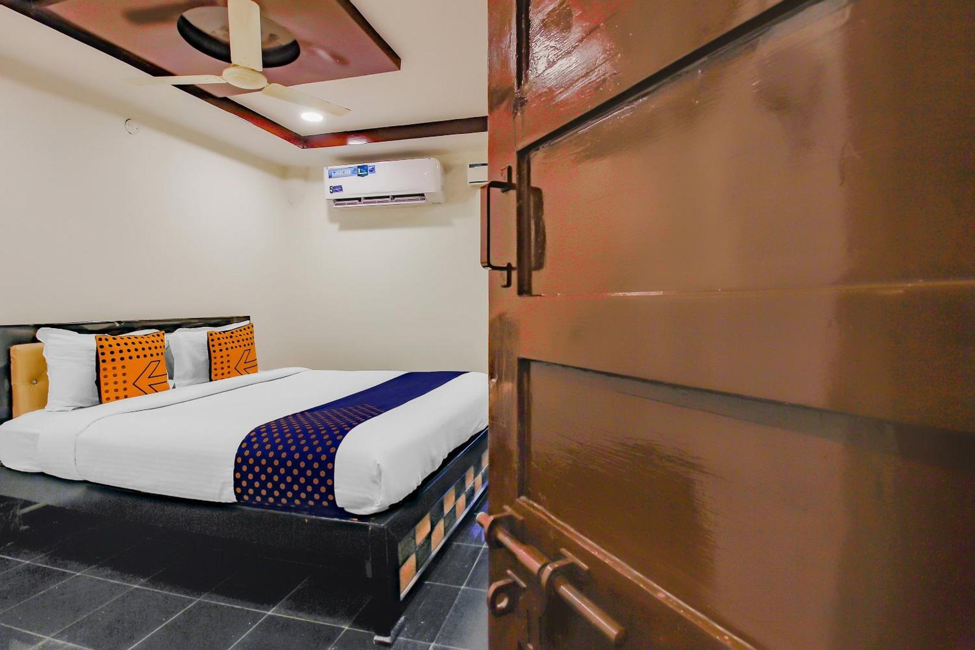 Spot On Hotel Grand Inn Warangal Exterior photo